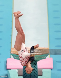 Jade Carey feet photo thumbnail