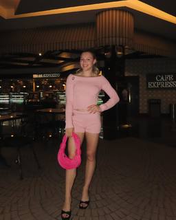 Jade Carey feet photo thumbnail