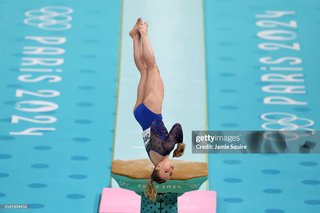 Jade Carey feet photo thumbnail