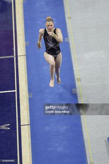 Jade Carey feet photo thumbnail