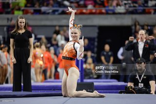 Jade Carey feet photo thumbnail