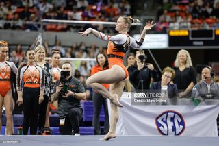 Jade Carey feet photo thumbnail