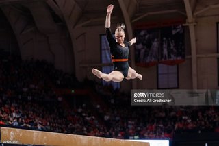 Jade Carey feet photo thumbnail