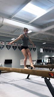 Jade Carey feet photo thumbnail