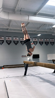 Jade Carey feet photo thumbnail