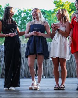 Jade Carey feet photo thumbnail