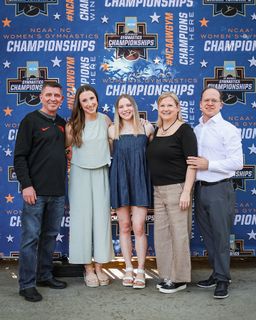 Jade Carey feet photo thumbnail