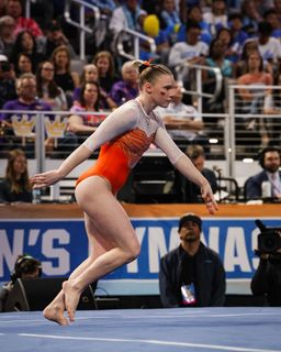 Jade Carey feet photo thumbnail