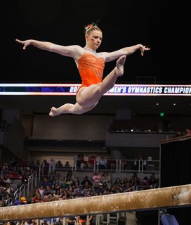 Jade Carey feet photo thumbnail