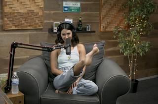 Jade Catta-Preta feet photo thumbnail