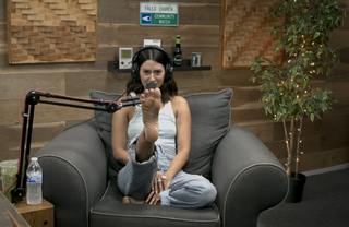 Jade Catta-Preta feet photo thumbnail