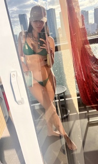 Jade Catta-Preta feet photo thumbnail