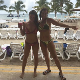 Jade Chynoweth feet photo thumbnail