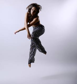 Jade Chynoweth feet photo thumbnail