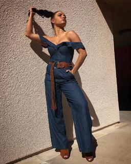 Jade Chynoweth feet photo thumbnail