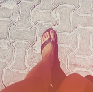 Jade Chynoweth feet photo thumbnail