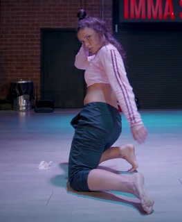 Jade Chynoweth feet photo thumbnail