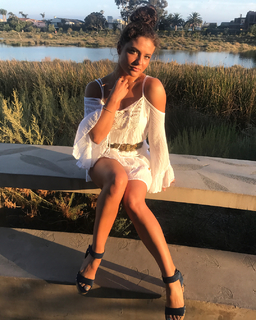 Jade Chynoweth feet photo thumbnail