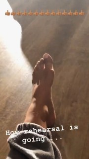 Jade Chynoweth feet photo thumbnail