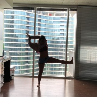 Jade Chynoweth feet photo thumbnail