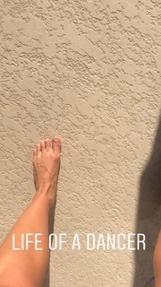 Jade Chynoweth feet photo thumbnail