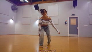 Jade Chynoweth feet photo thumbnail