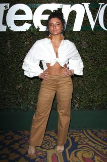 Jade Chynoweth feet photo thumbnail