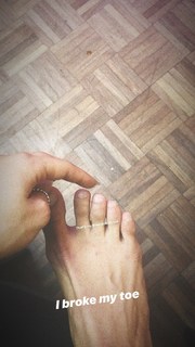 Jade Chynoweth feet photo thumbnail