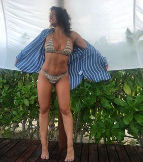 Jade Chynoweth feet photo thumbnail
