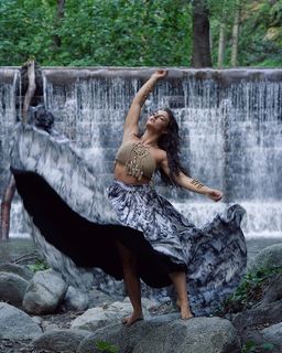 Jade Chynoweth feet photo thumbnail