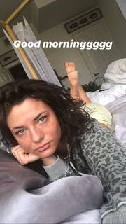 Jade Chynoweth feet photo thumbnail