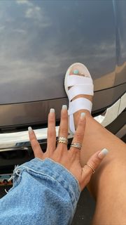 Jade Chynoweth feet photo thumbnail