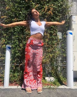 Jade Chynoweth feet photo thumbnail