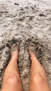 Jade Chynoweth feet photo thumbnail
