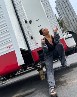 Jade Chynoweth feet photo thumbnail