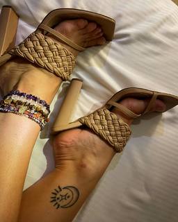 Jade Chynoweth feet photo thumbnail