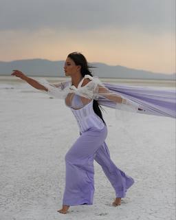 Jade Chynoweth feet photo thumbnail