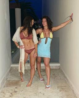 Jade Chynoweth feet photo thumbnail