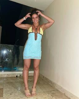 Jade Chynoweth feet photo thumbnail