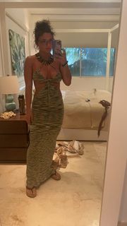 Jade Chynoweth feet photo thumbnail