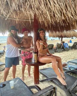 Jade Chynoweth feet photo thumbnail