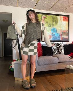 Jade Chynoweth feet photo thumbnail