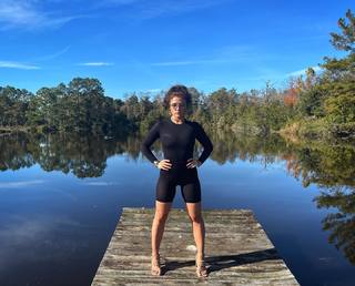 Jade Chynoweth feet photo thumbnail