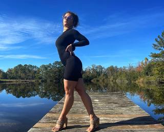 Jade Chynoweth feet photo thumbnail