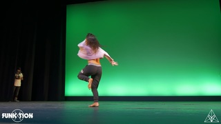 Jade Chynoweth feet photo thumbnail