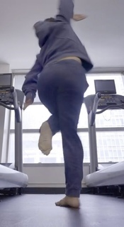 Jade Chynoweth feet photo thumbnail