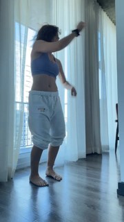 Jade Chynoweth feet photo thumbnail