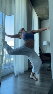 Jade Chynoweth feet photo thumbnail