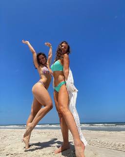 Jade Chynoweth feet photo thumbnail