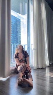 Jade Chynoweth feet photo thumbnail